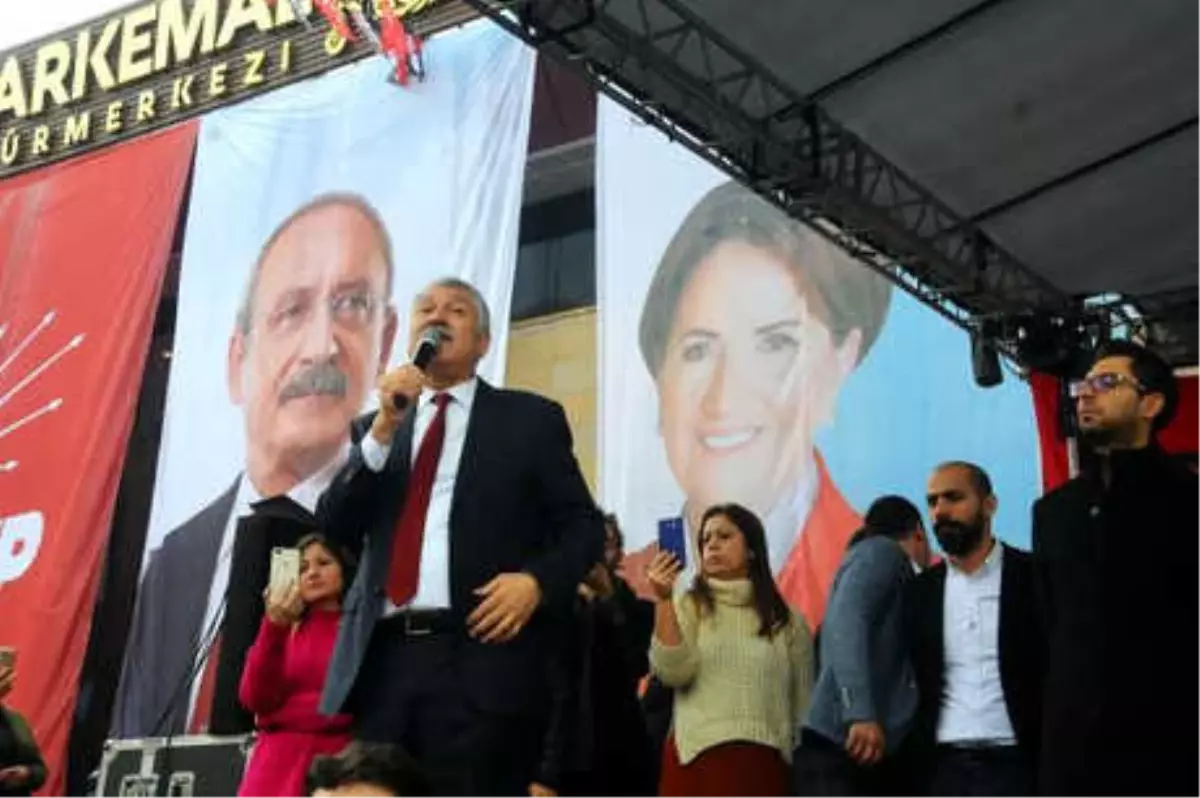 CHP\'li Başkan Adayı, Akşener\'in Fotoğrafının Önünde İlk Mitingini Yaptı