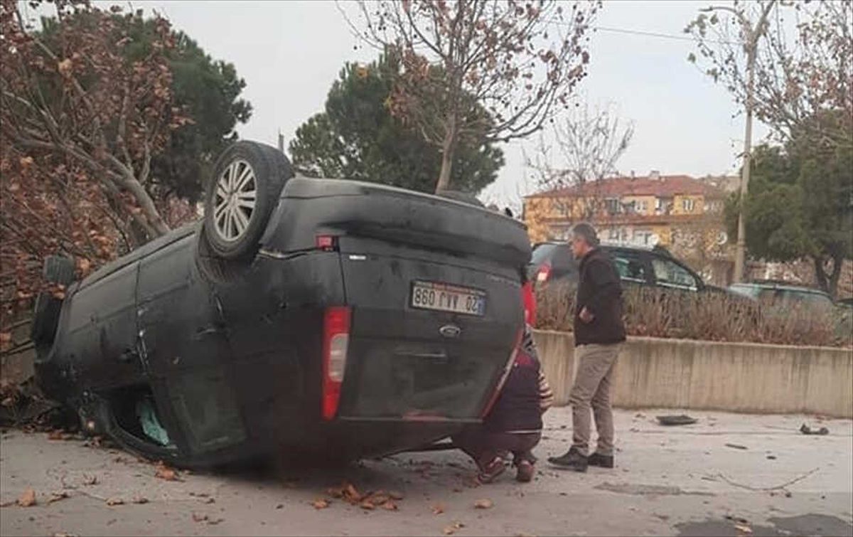 Denizli\'de Trafik Kazası: 3 Yaralı