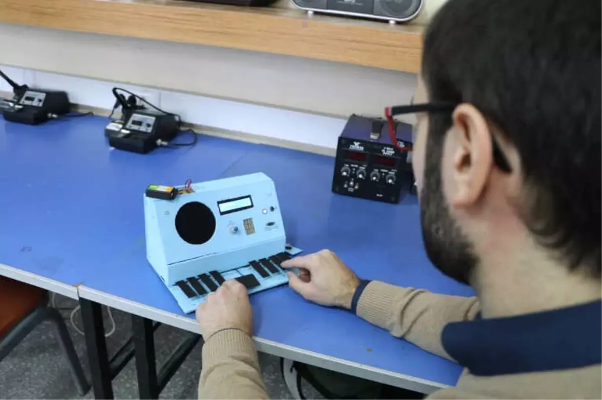 Görme Engelliler İçin Sesli Daktilo Üretti