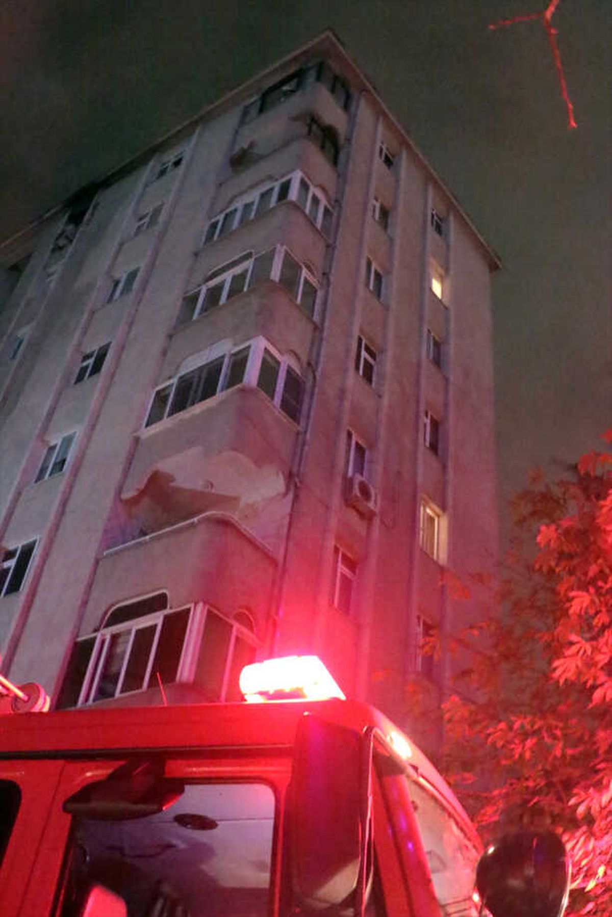 Güncelleme - Kadıköy\'de Yangın: 2 Ölü