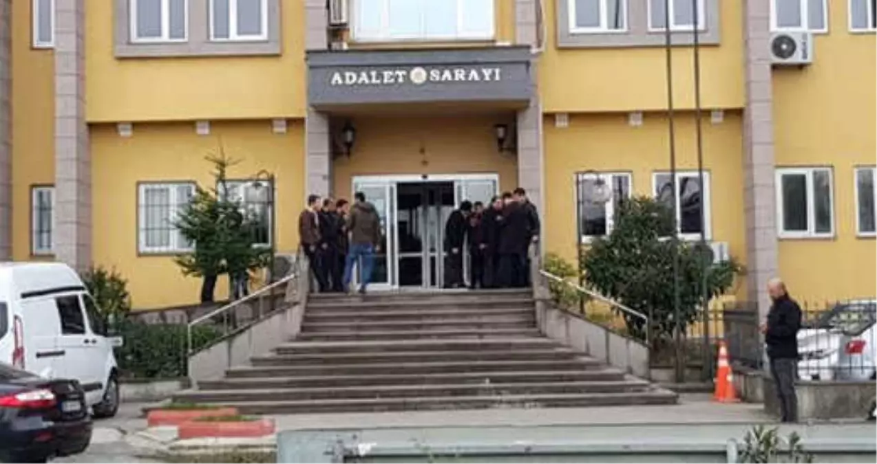 Cinsel İstismar Sanığı, Adliyede Polisin Belinden Silahı Alıp Rastgele Ateş Etti