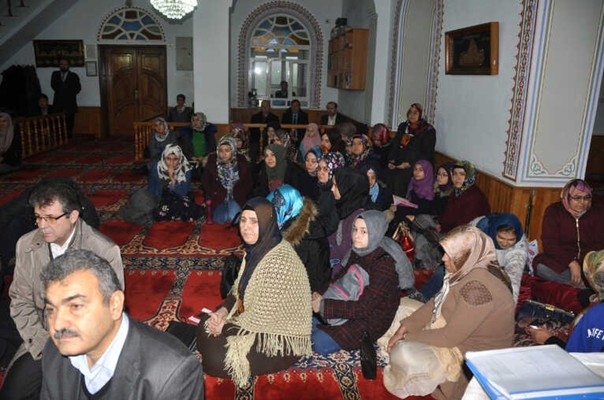 Kur\'an-ı Kerim\'i Güzel Okuma Yarışması Finali Lapseki\'de Yapıldı