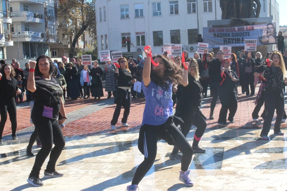Manavgat\'ta Kadına Şiddete Zumbalı Protesto