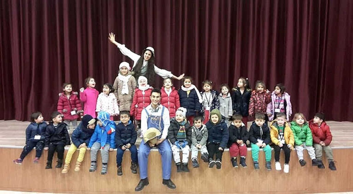 Minikler Tiyatroda