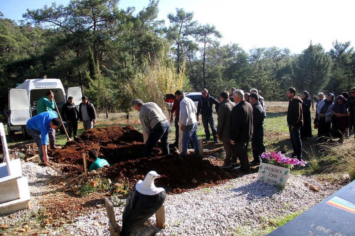 Organlarıyla 3 Kişiye Umut Olan Alman Hemşire Toprağa Verildi