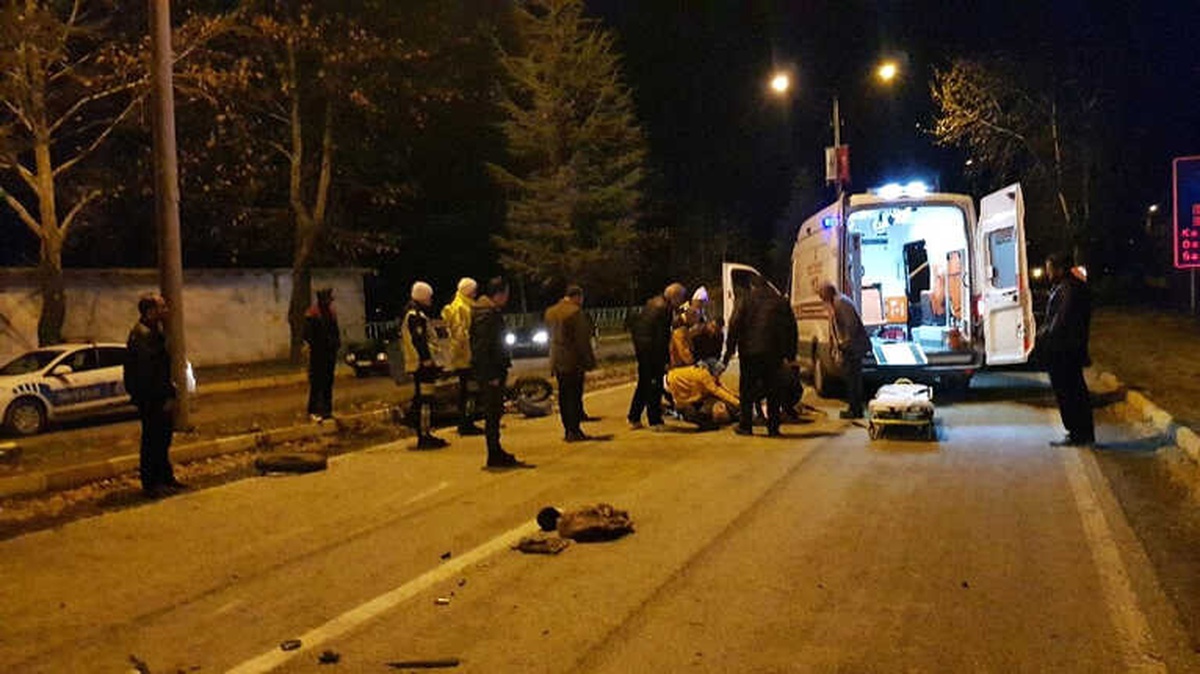 Otomobille Çarpışan Motosikletli Yaralandı