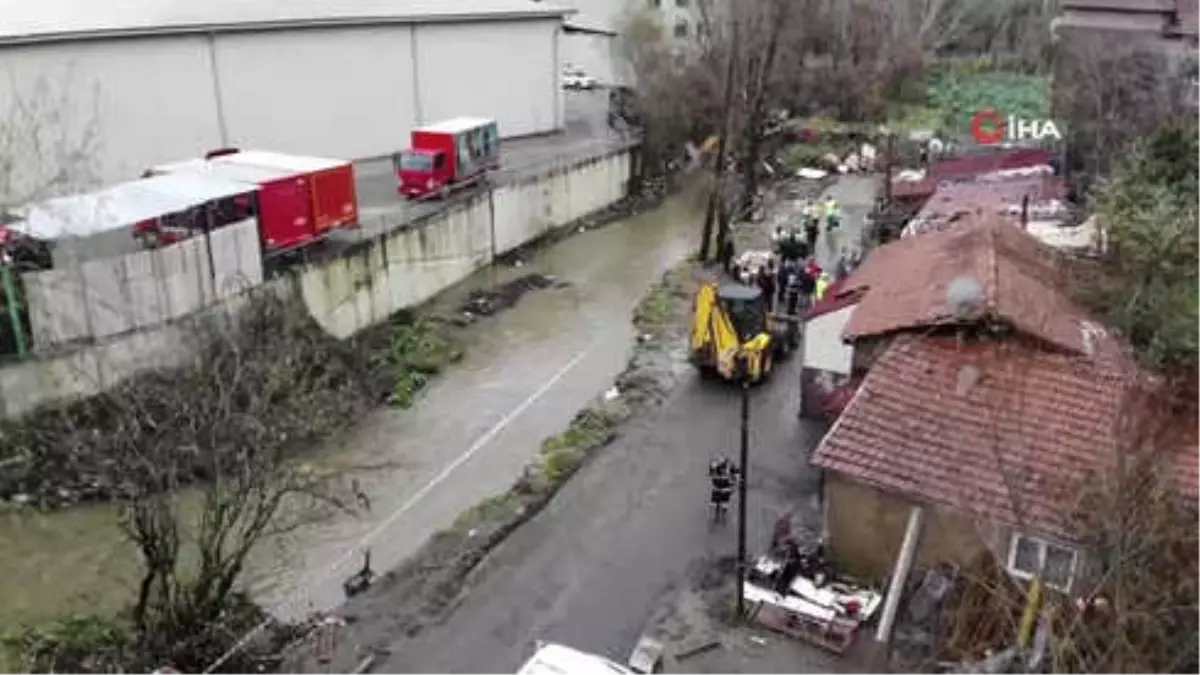 Sarıyer\'de Sel Sonrası Harabeye Dönen Evler Havadan Görüntülendi