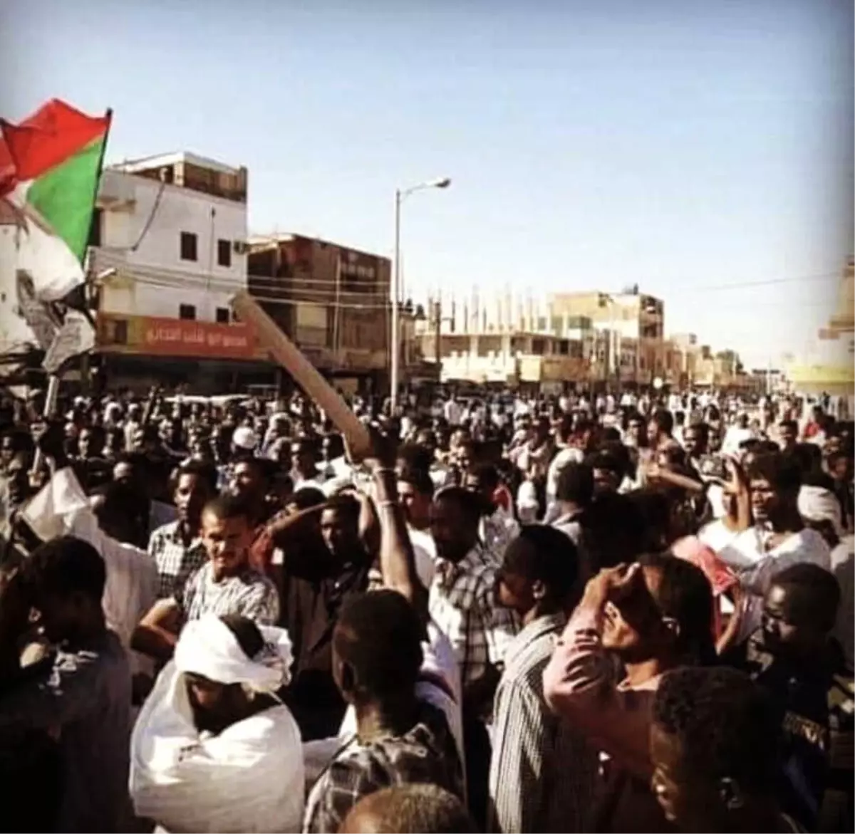 Sudan\'da Protestocularla Polis Arasında Çatışma