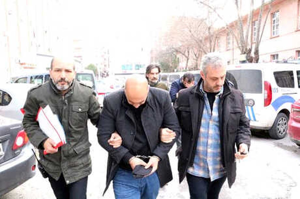 Yaşlı Kadını Dolandırmaya Çalışan 2 Şüpheliye Suçüstü (2)