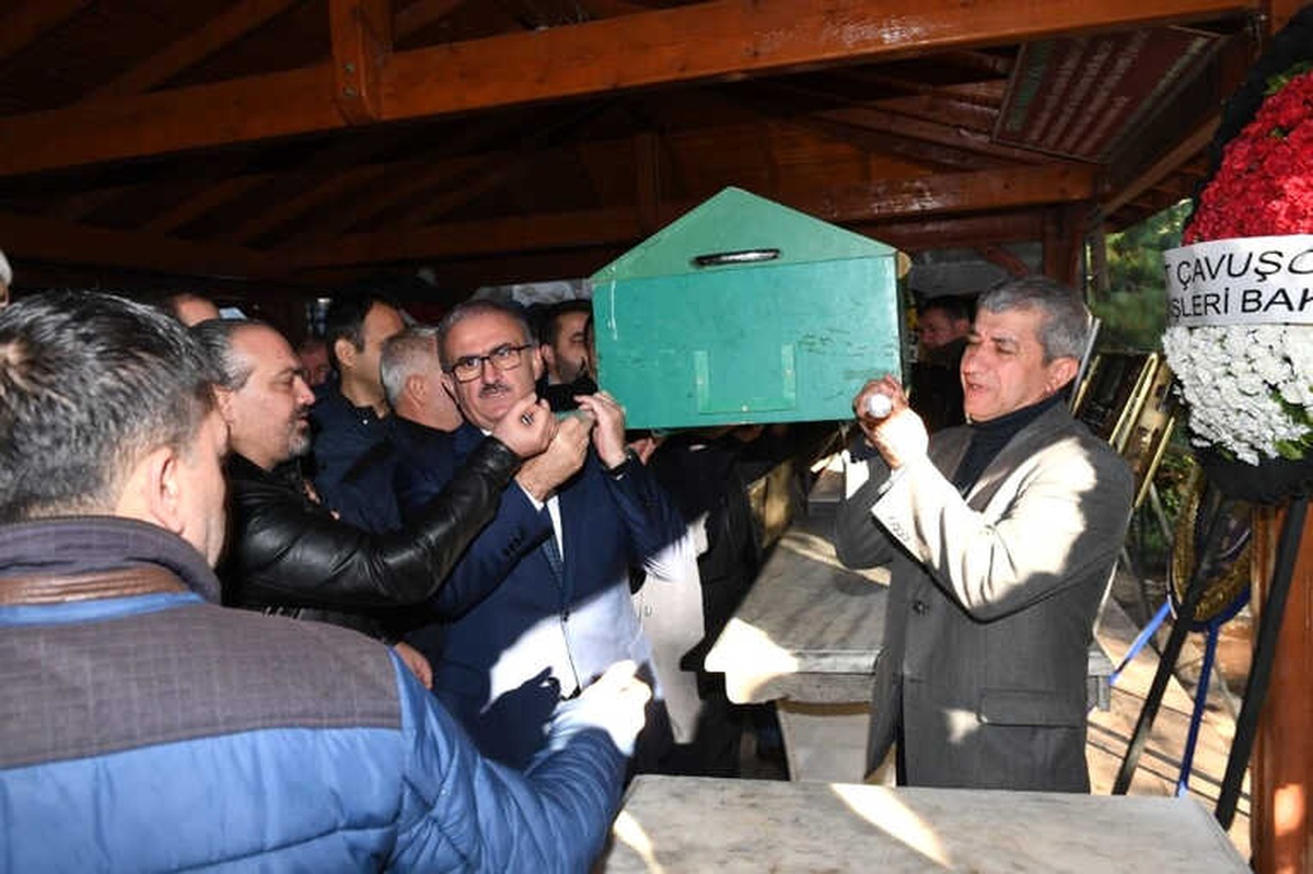 Agc Başkanı Mevlüt Yeni\'nin Kayınbabası Toprağa Verildi