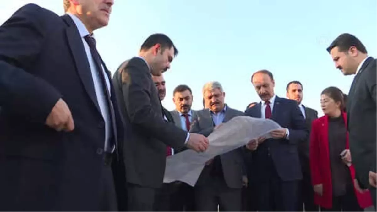 Bakan Kurum, Şanlıurfa\'da Kentsel Dönüşüm Alanında İncelemelerde Bulundu