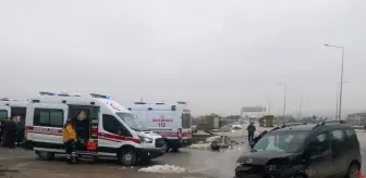 Çanakkale'de Trafik Kazası: 3 Yaralı