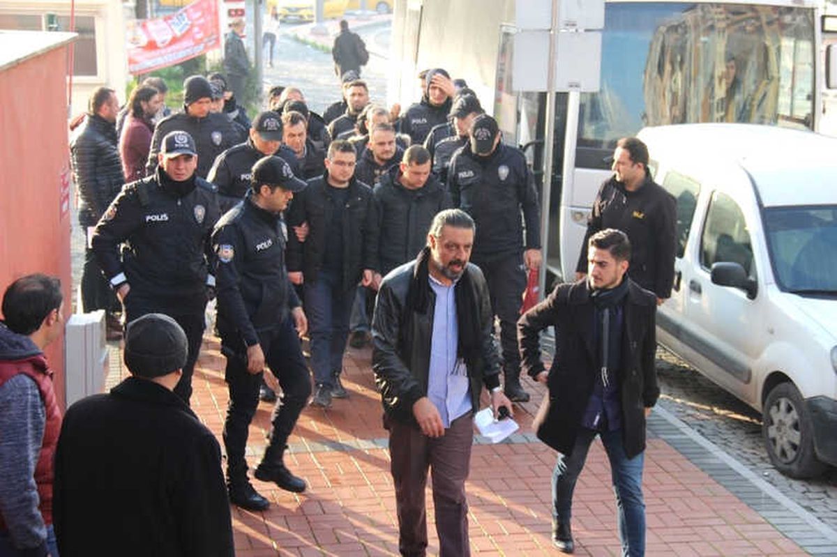 Fetö Operasyonunda Gözaltına Alınan 12 Şüpheliden 2\'si Tutuklandı