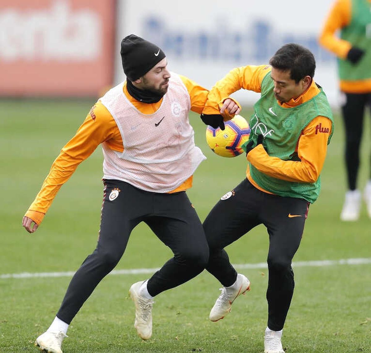 Galatasaray\'da Rodrigues ve Sinan Gümüş Takımla Çalışmalara Başladı