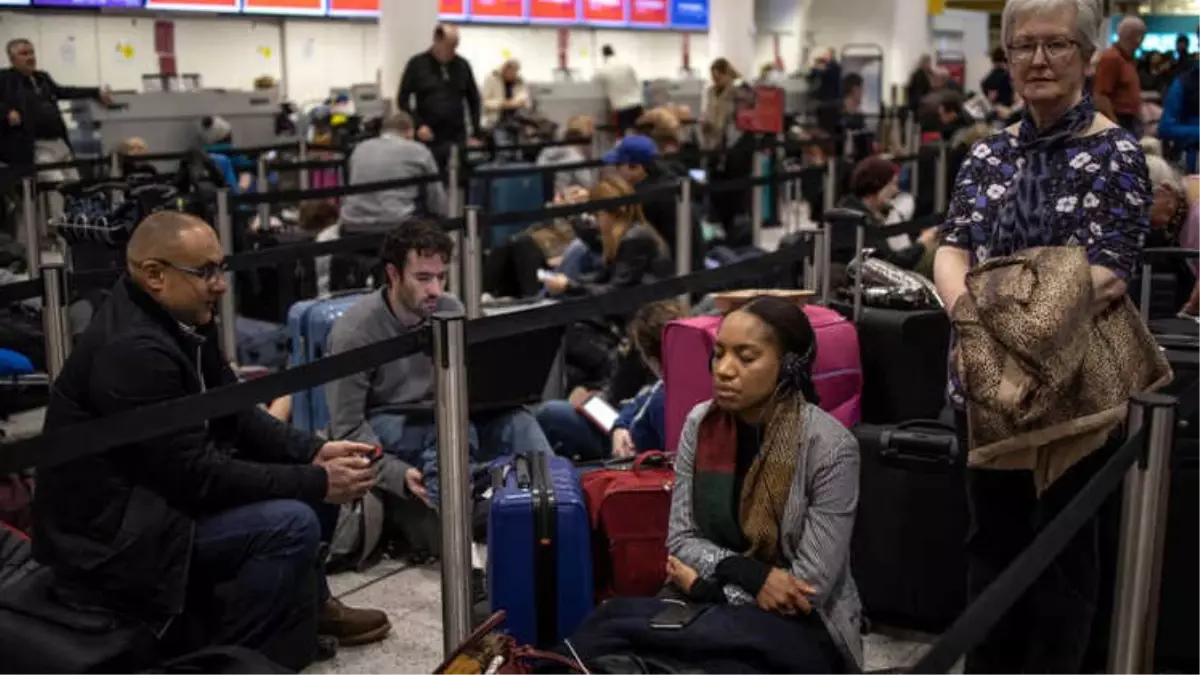 Londra\'da Gatwick Havalimanı\'nda Uçuşlar İnsansız Hava Araçları Yüzünden Durduruldu