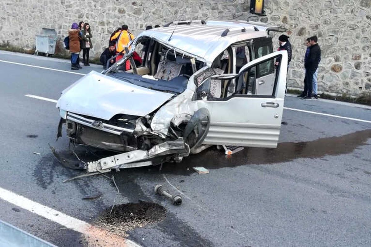 Gümüşhane\'de Trafik Kazası: 6 Yaralı