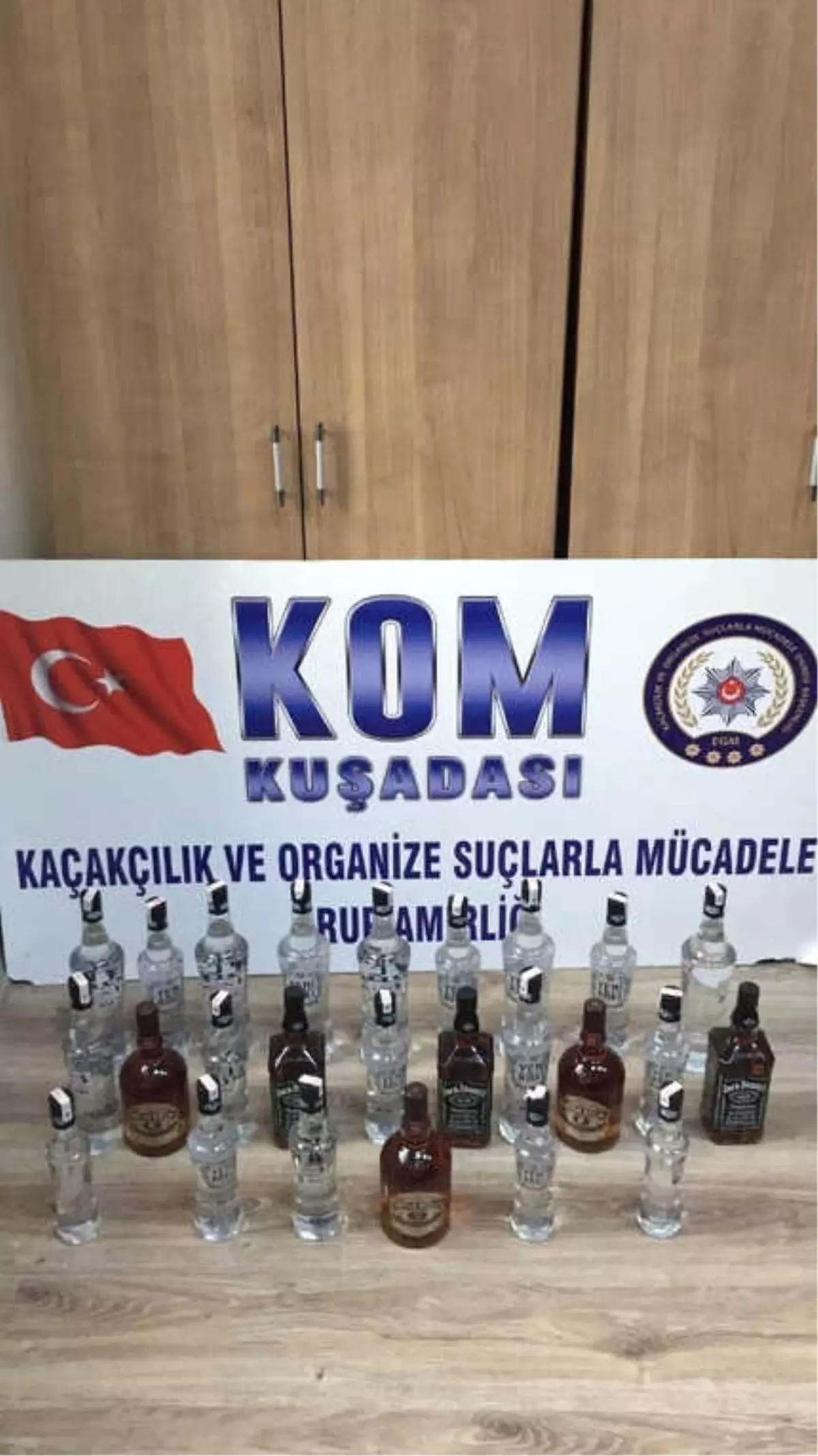 Kuşadası\'nda Kaçak İçki Operasyonu: 2 Gözaltı