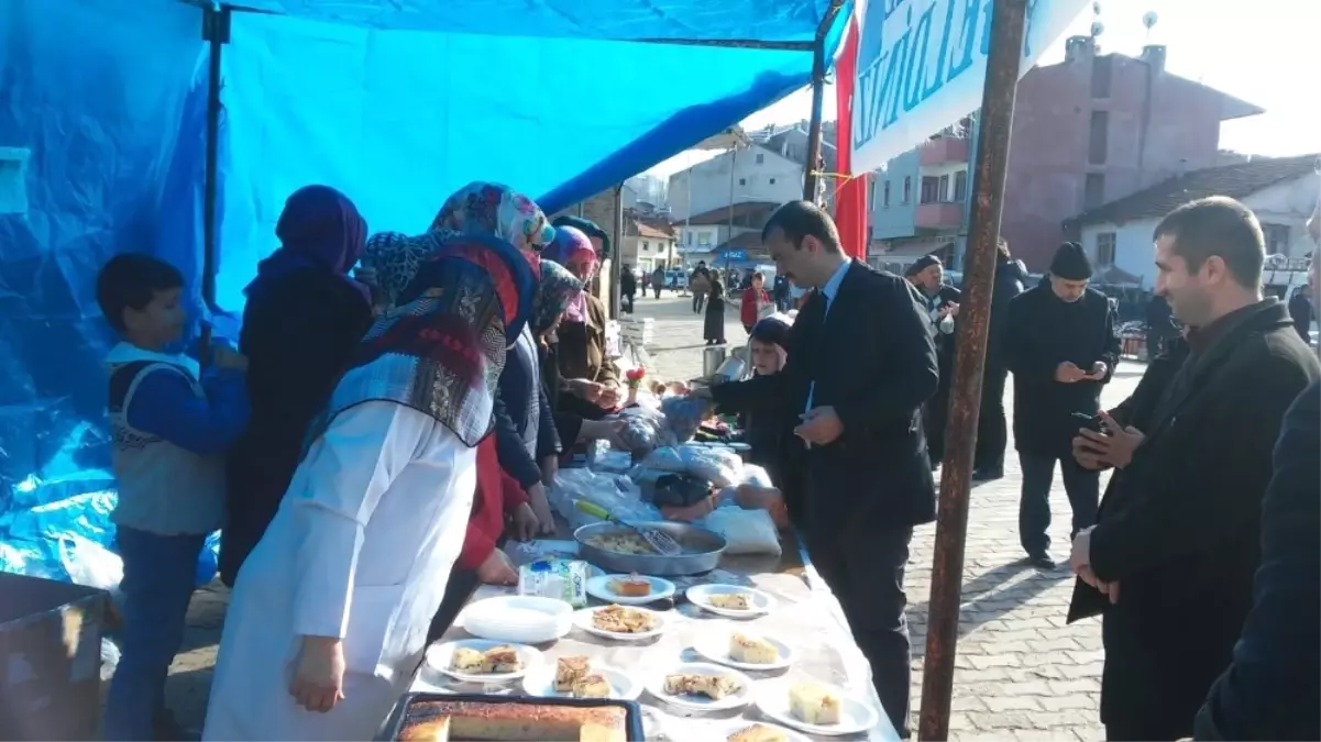 Öğrenciler Yemen İçin Kermes Düzenledi