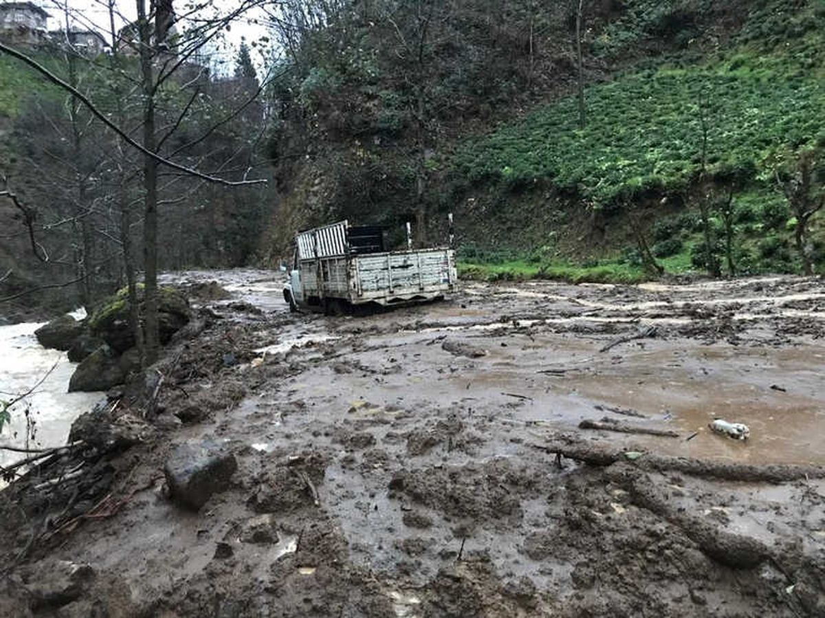 Rize\'de Sağanak Yağış Sel ve Heyelanlara Yol Açtı