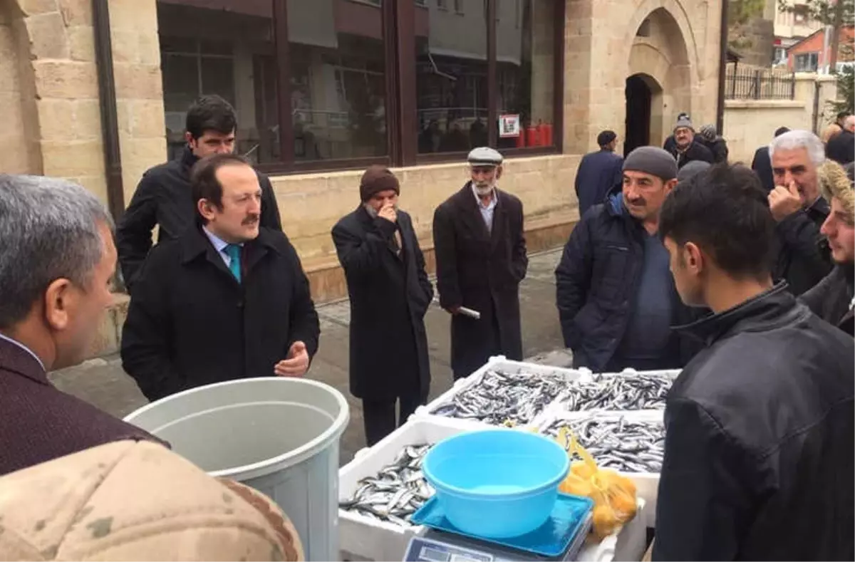 Vali Pehlivan Hoca Ahmet Yesevi Caddesi Esnafını Ziyaret Etti