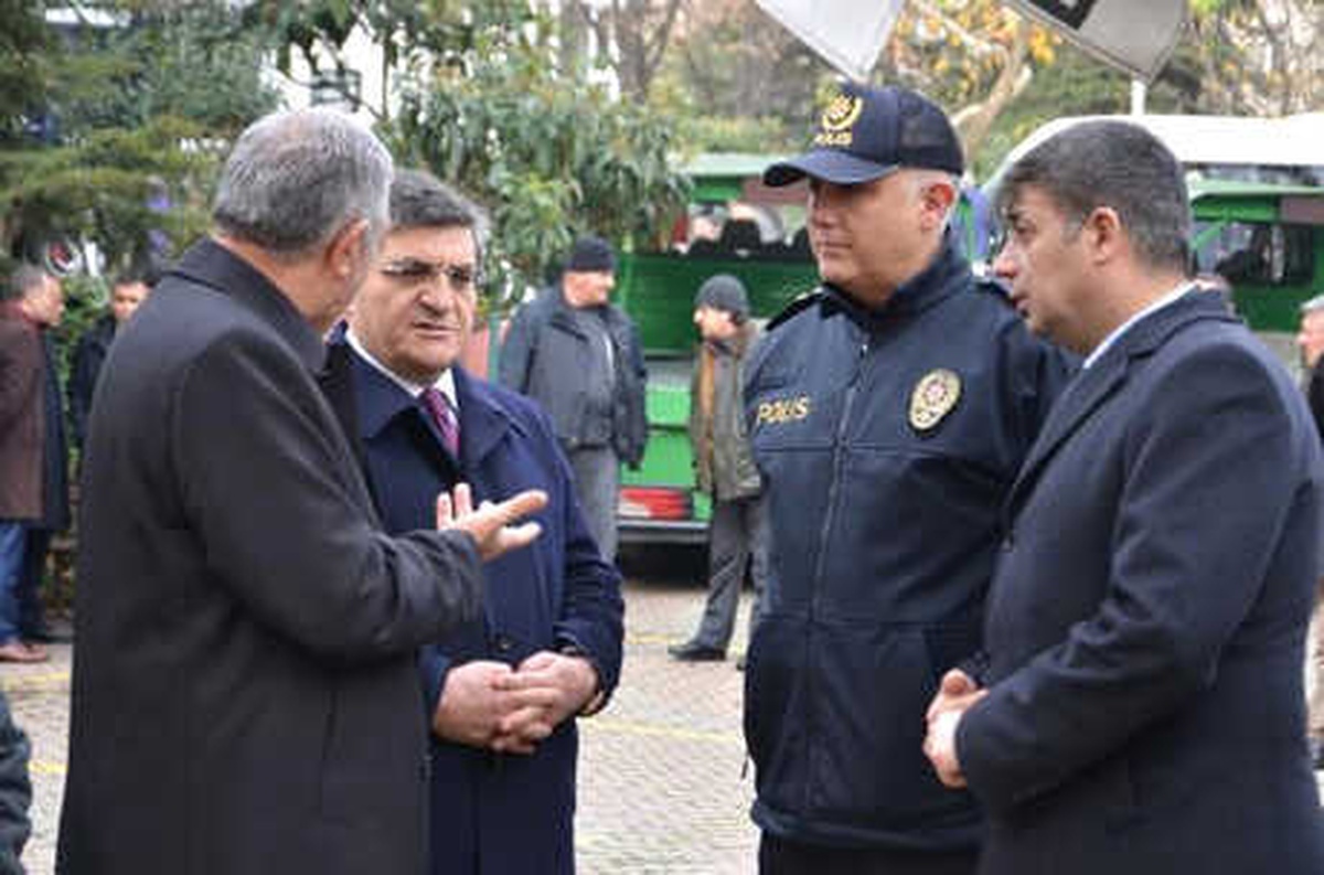 Yangında Ölen Anne ile Kızı Son Yolculuğuna Uğurlandı
