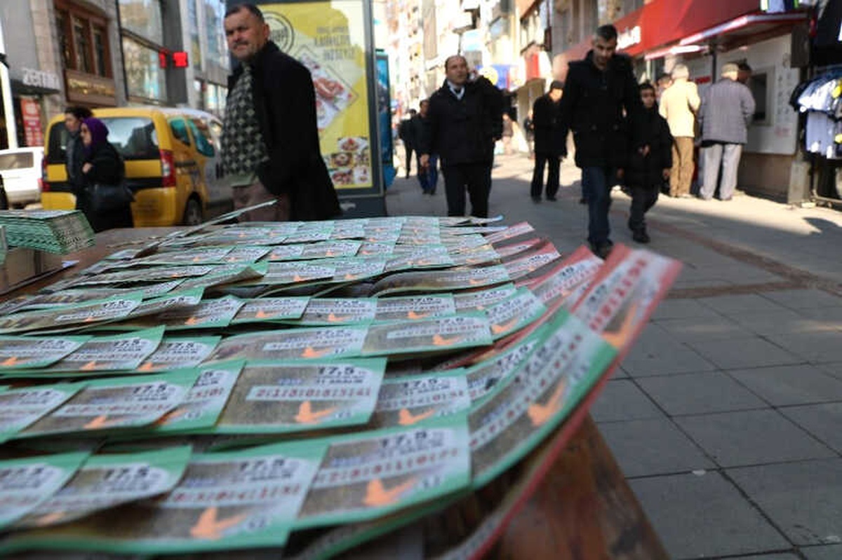 Yılbaşı Biletlerine Vatandaşlardan Büyük İlgi