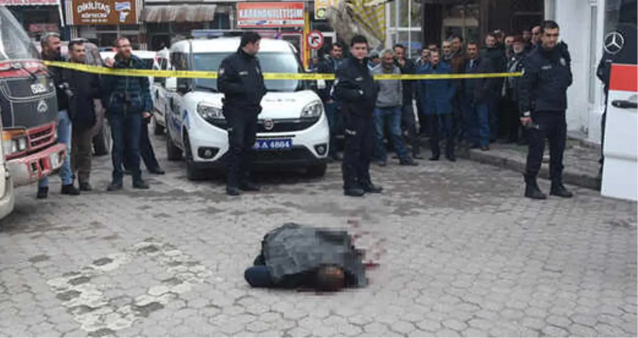 18 Yaşındaki Zanlı, İnşaat İşçisine Sokak Ortasında Kurşun Yağdırdı