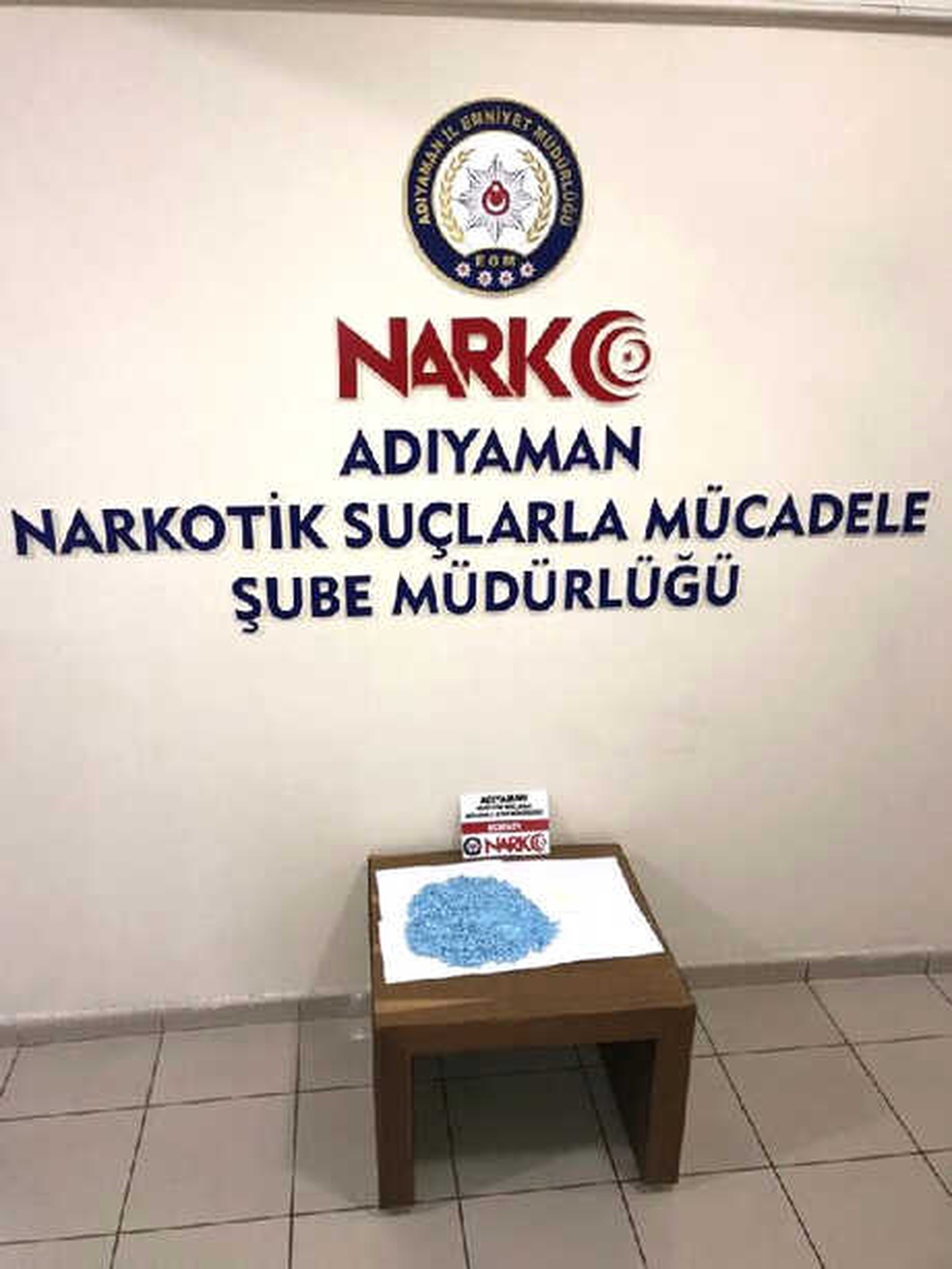 Adıyaman\'da Şüphe Üzerine Durdurulan Otomobilde 948 Uyuşturucu Hap Ele Geçirildi
