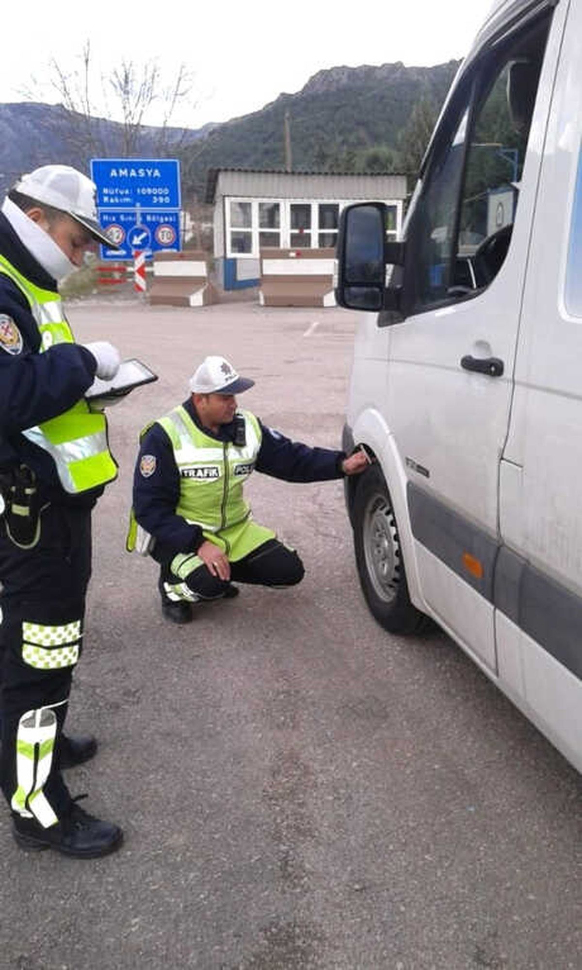 Amasya Polisinden Kış Lastiği Denetimi