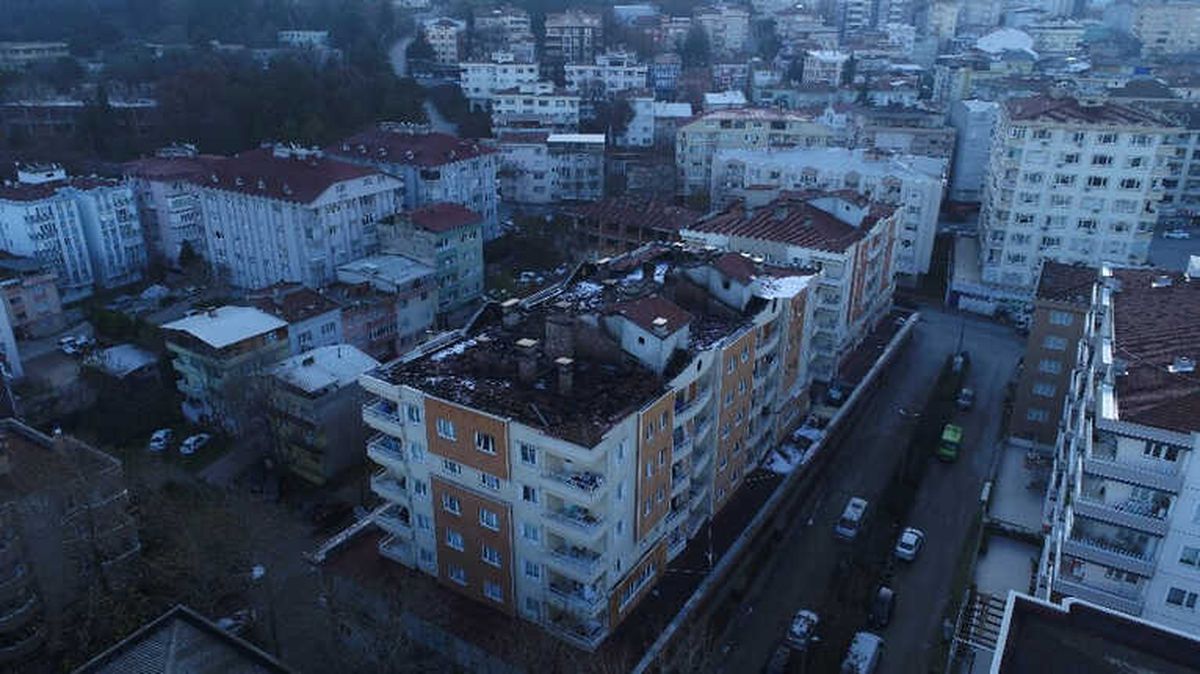 Apartmanın Çatısı Küle Döndü
