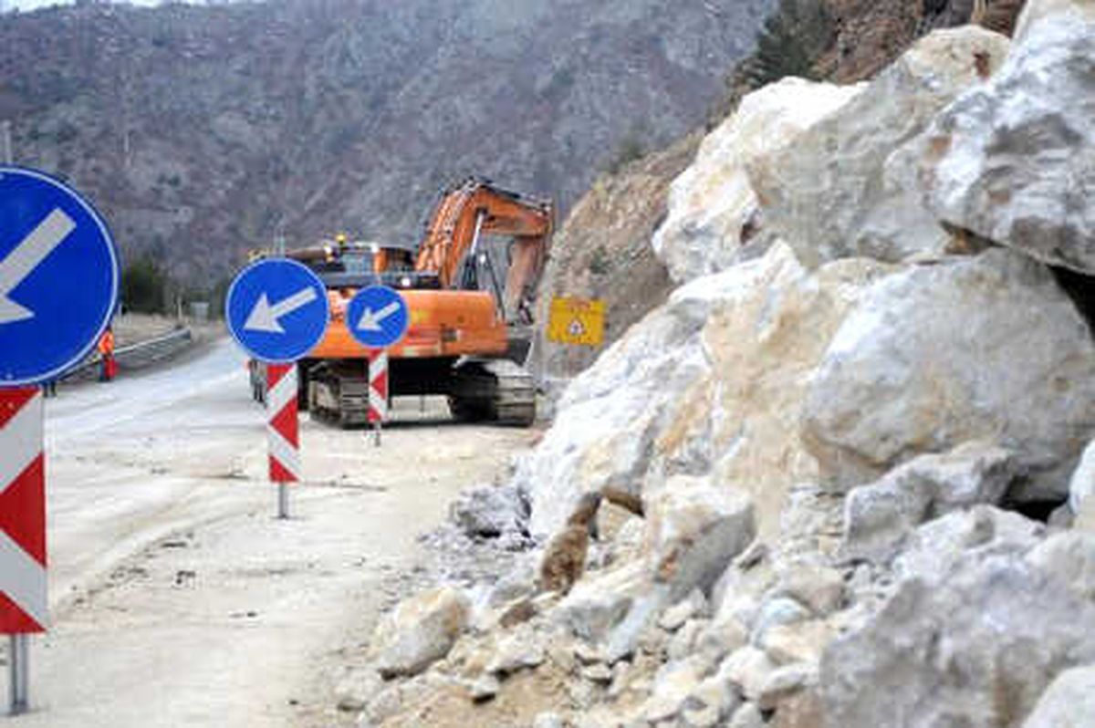 Gümüşhane- Trabzon Karayolunda Heyelan