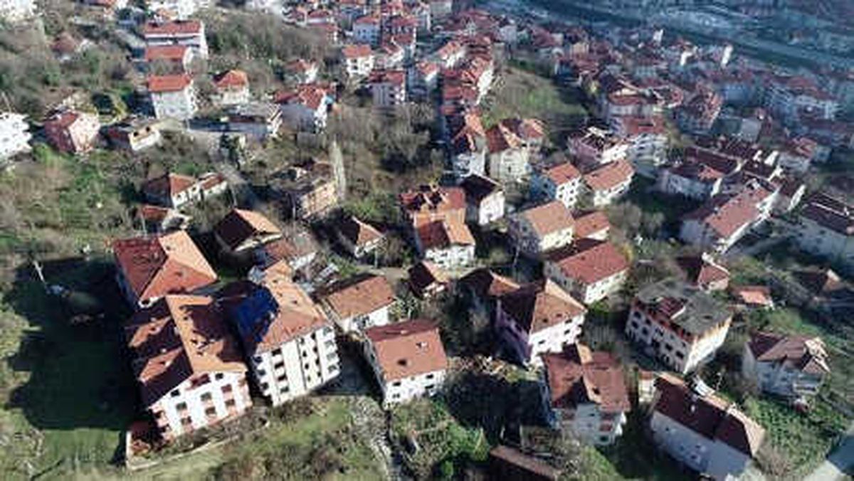 Heyelanın Vurduğu Mahallede 3 Yıldır Çalışma Olmamasına Tepki