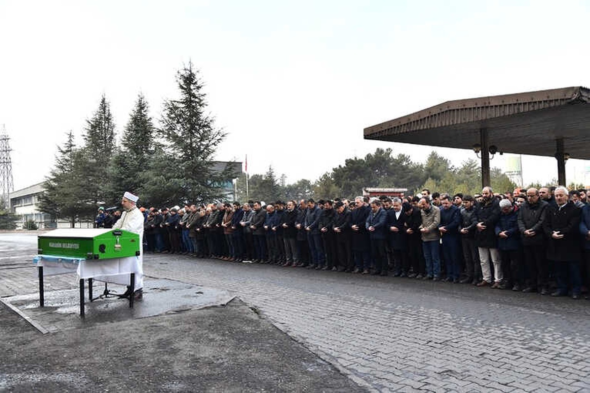 İş Kazasında Hayatını Kaybeden İşçi İçin Tören