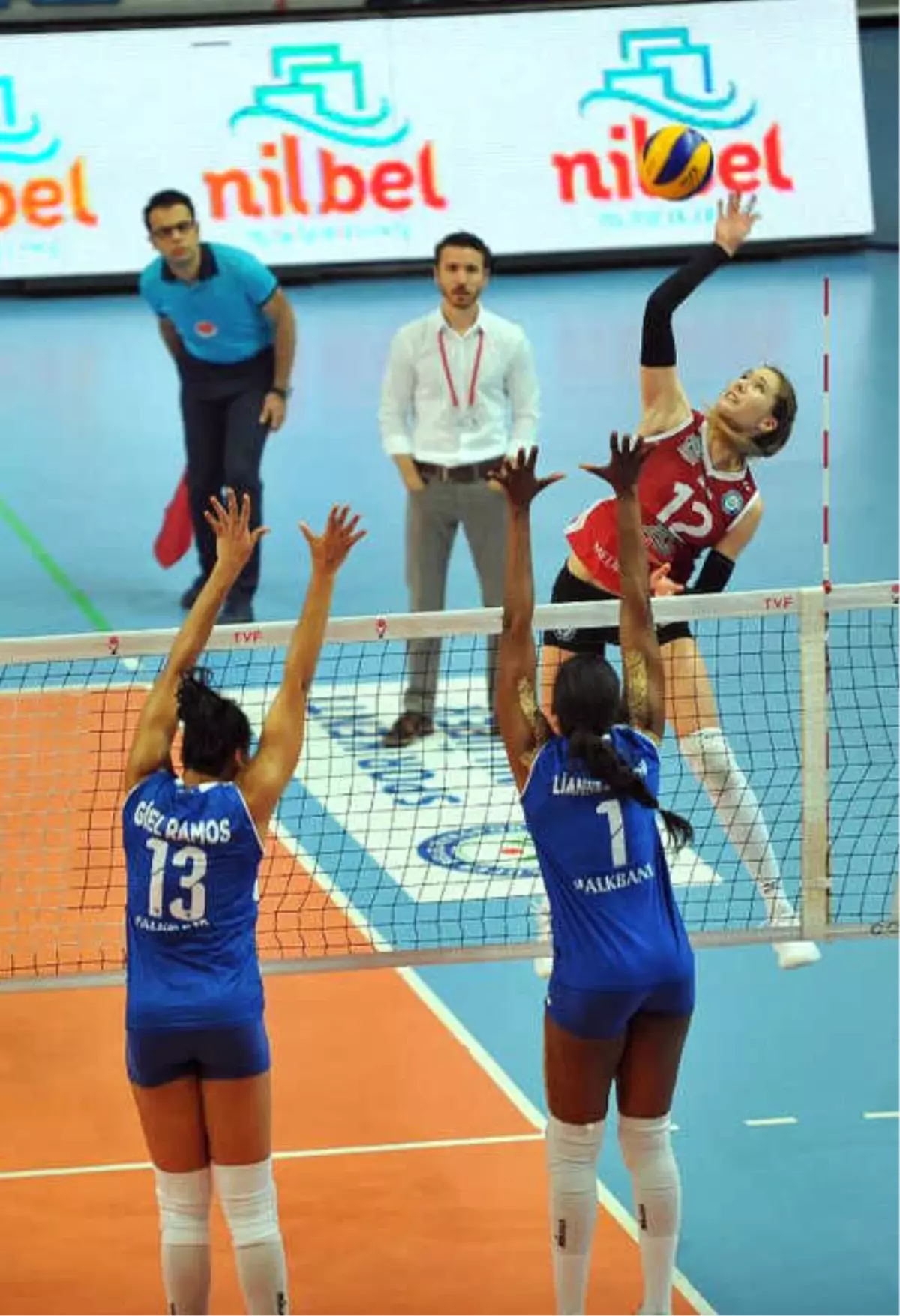 Nilüfer Belediyespor - Halkbank: 3-2