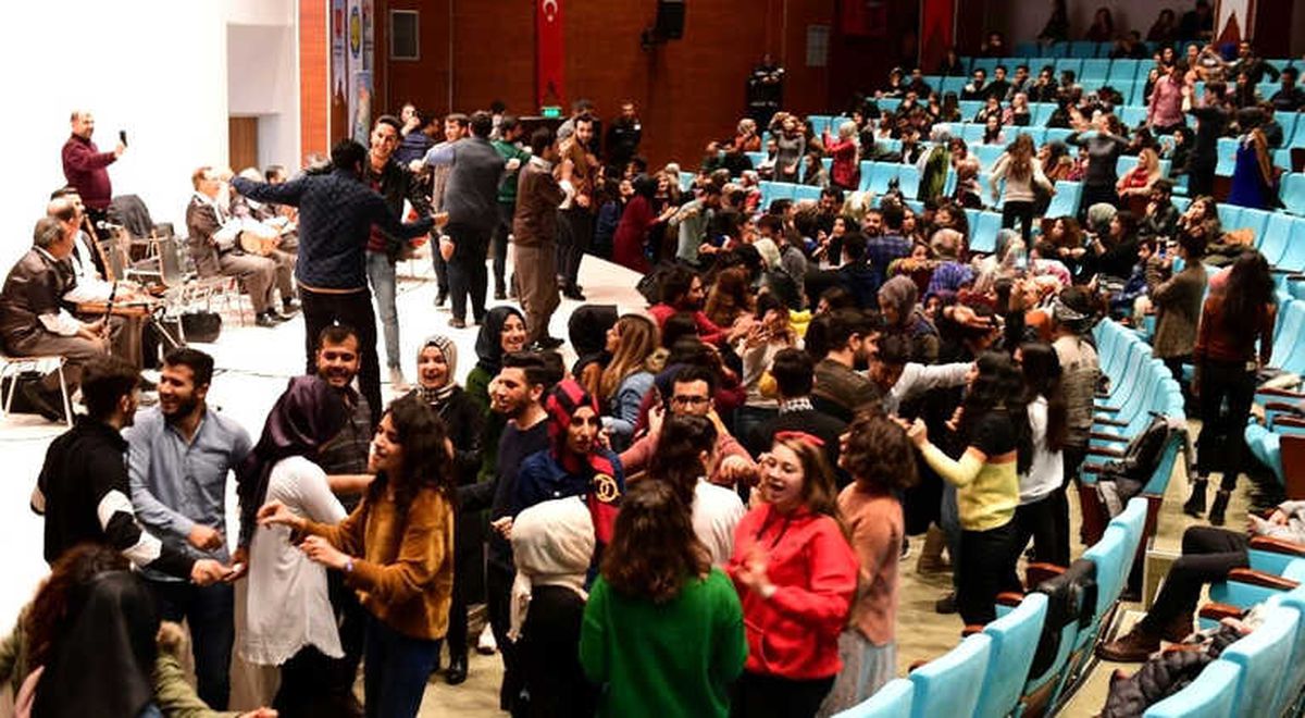 Öğrenciler Sınav Öncesi Stres Attı