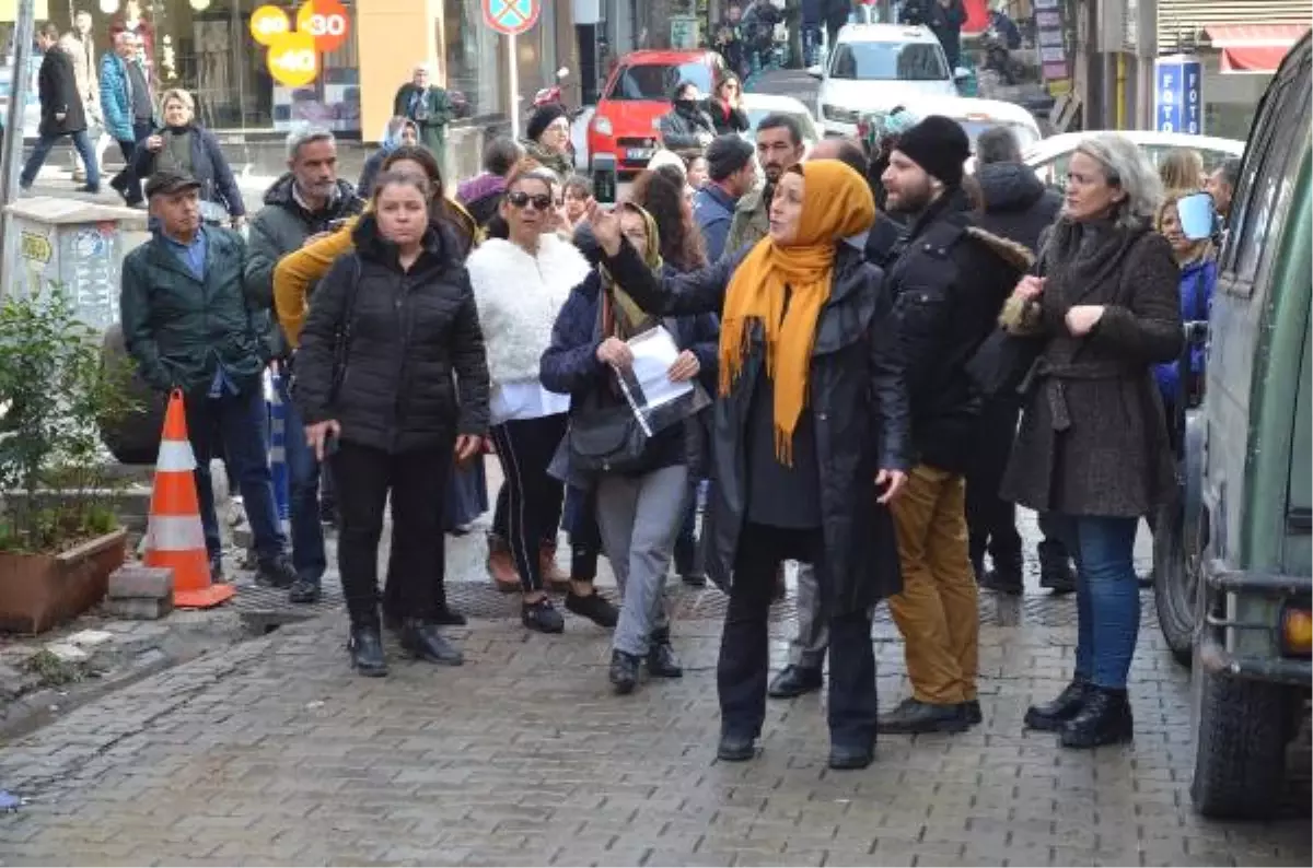 Parasını Ödedikleri Ürünler İçin İcra Takibi Başlatıldığı İddiasıyla Eylem Yaptılar