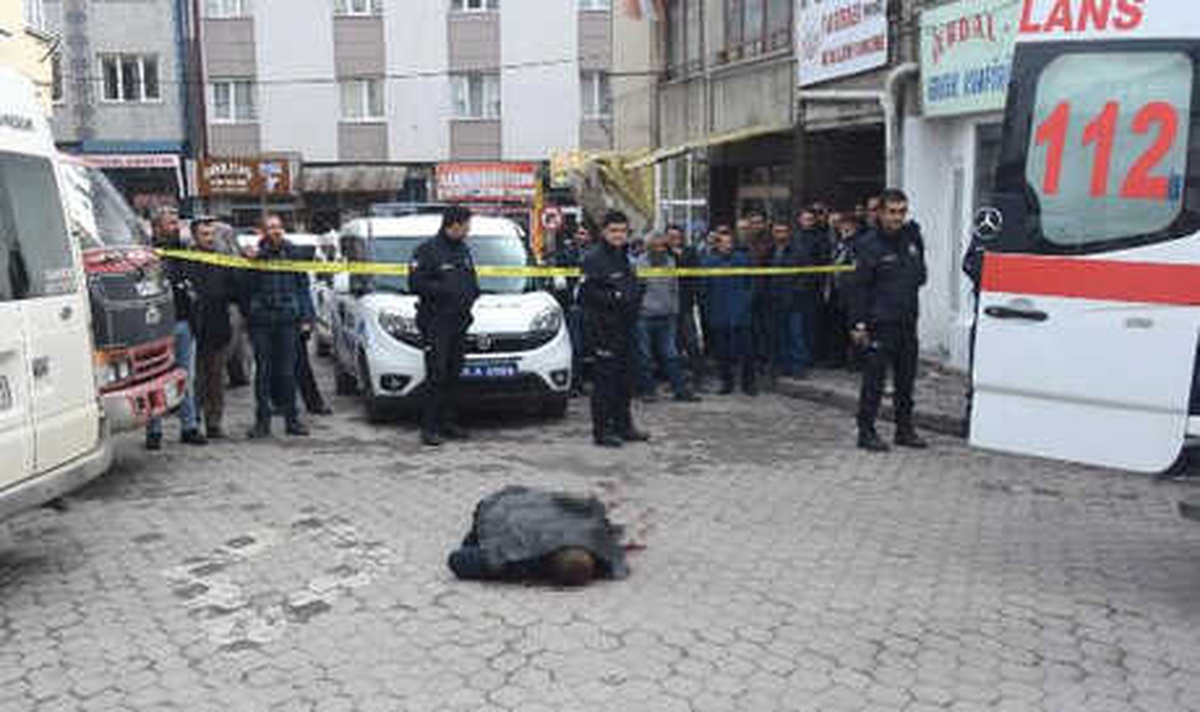 Sokak Ortasında Tartıştığı İnşaat İşçisini Öldürdü