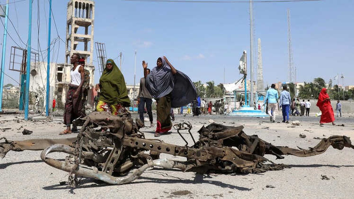 Somali\'de Bombalı Saldırılar: Önde Gelen Gazeteci de Hayatını Kaybetti