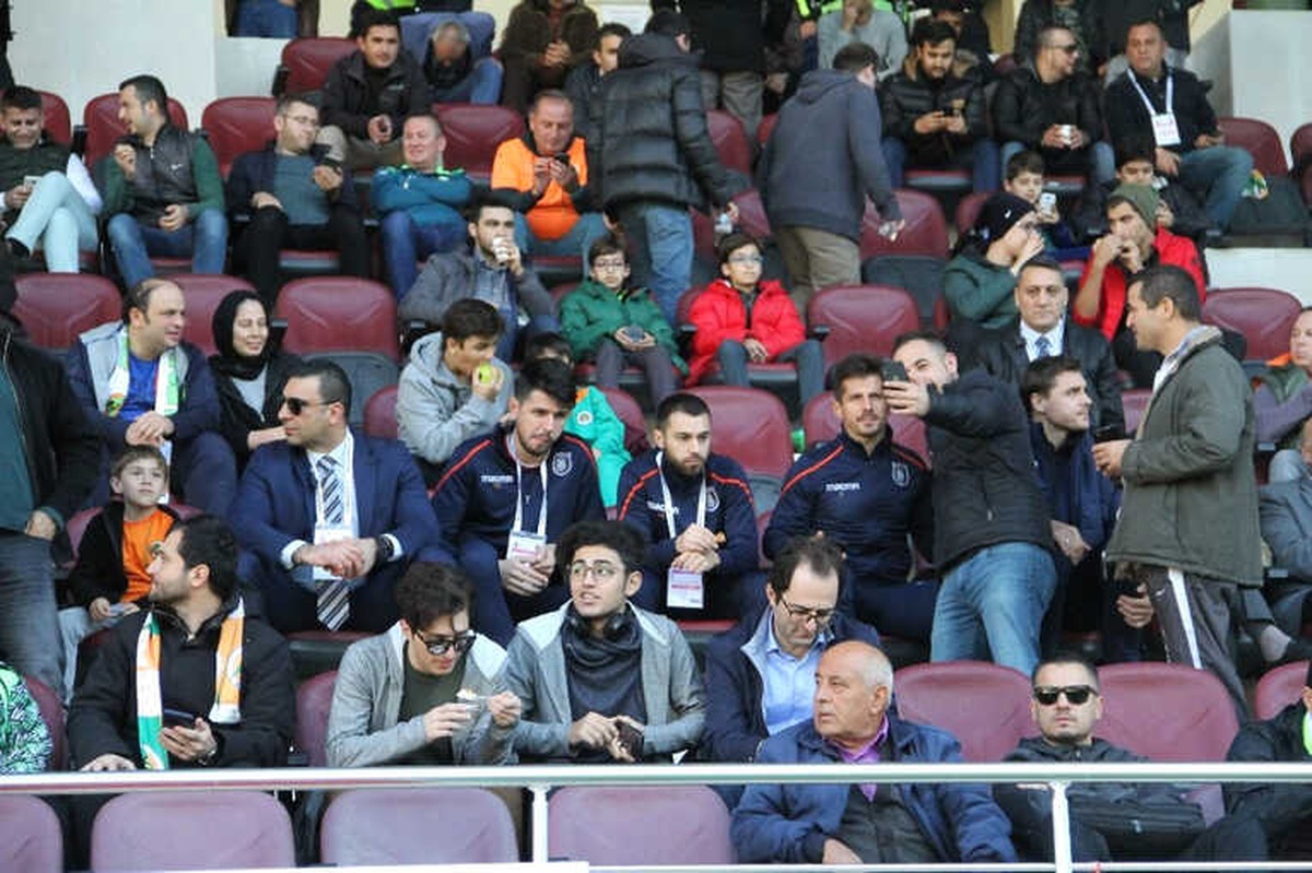 Spor Toto Süper Lig: Aytemiz Alanyaspor: 0 - Medipol Başakşehir: 1 (İlk Yarı)