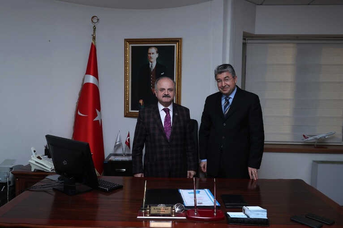 Vali Çakacak, Tepebaşı Kaymakamı Yılmaz\'ı Makamında Ziyaret Etti