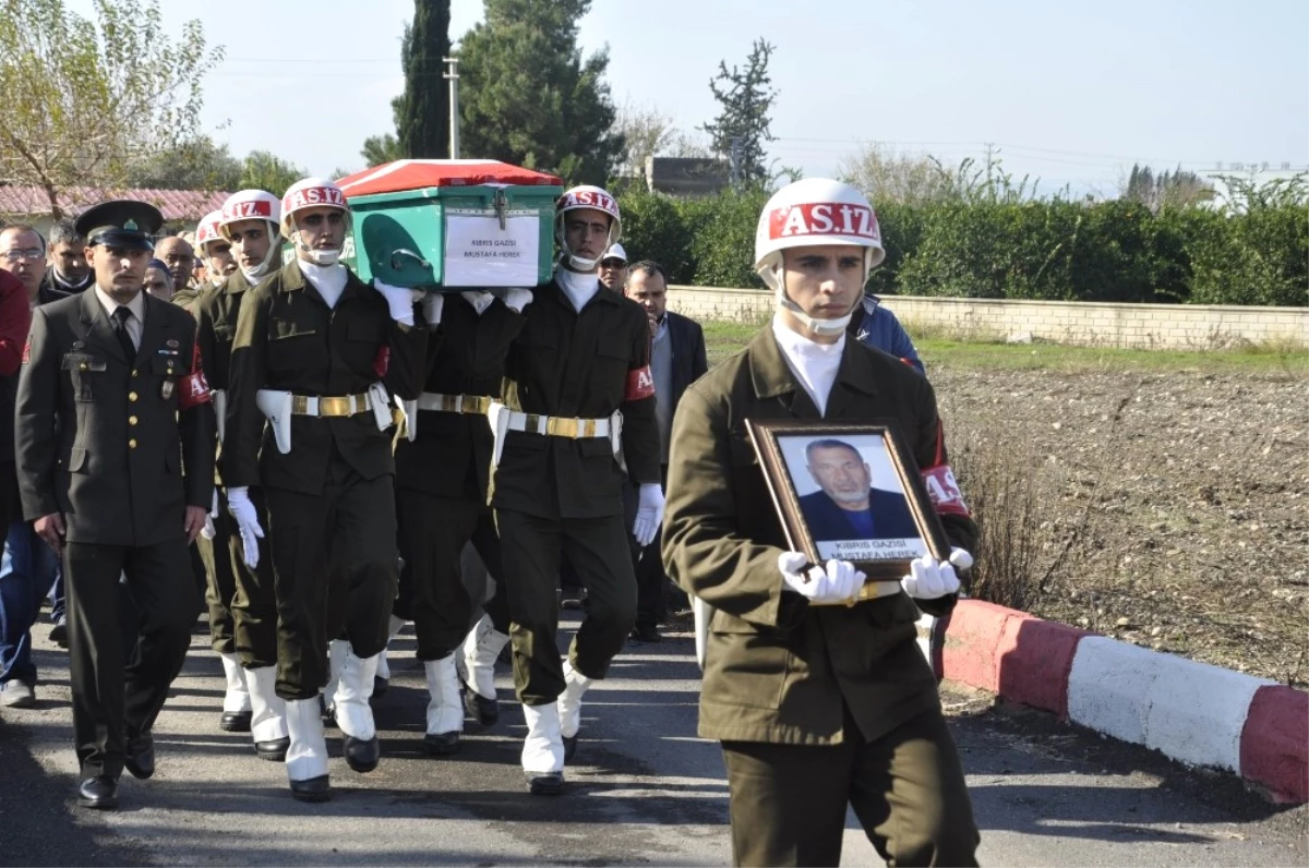 Vefat Eden Kıbrıs Gazisi Dörtyol\'da Törenle Toprağa Verildi