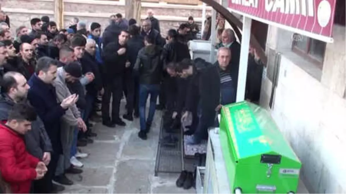 Yangında Ölen Küçük Çocuğun Cenazesi Defnedildi