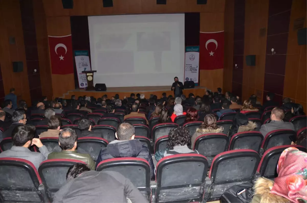 Yüksekova\'da Öğretmenlere Yönelik Konferans