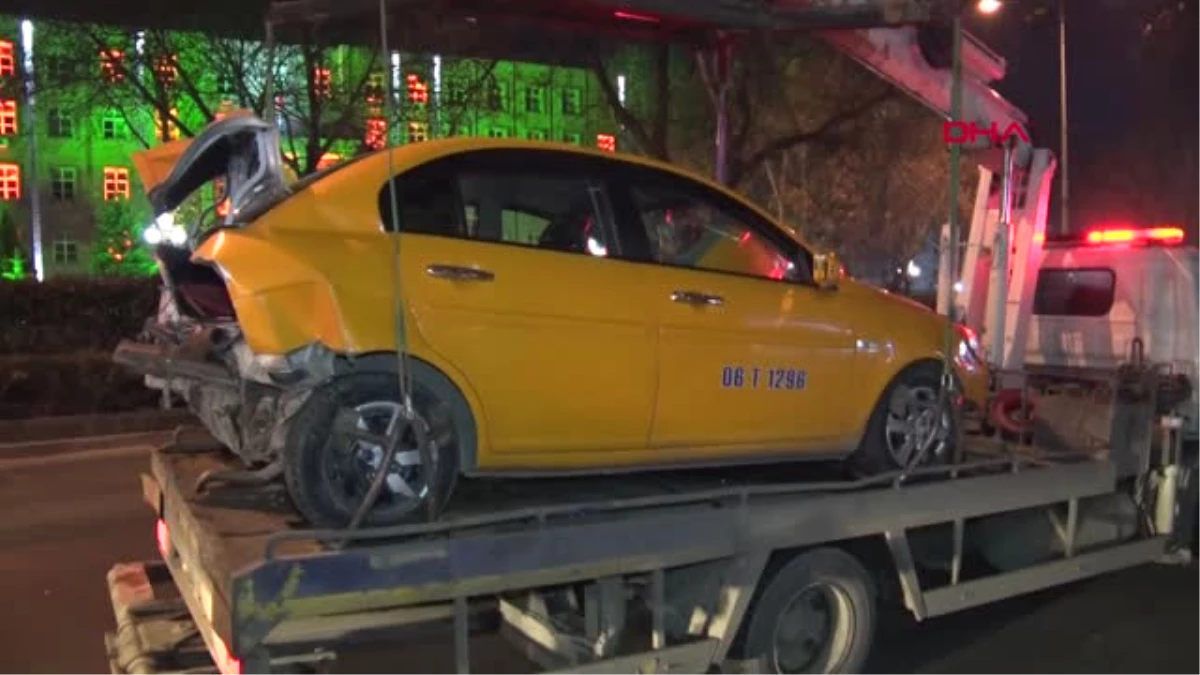 Ankara\'da Zincirleme Trafik Kazası: 2 Yaralı