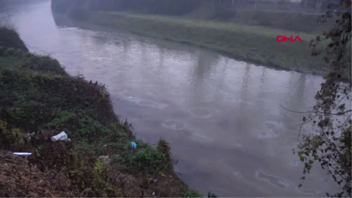 Düzce Tankların Vanaları Çalındı, İstanbul\'u Besleyen Nehre Yakıt Karıştı