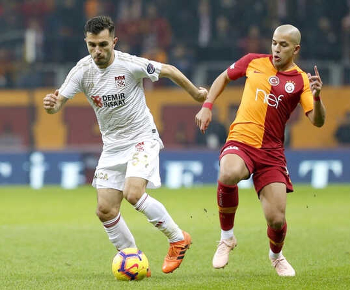 Galatasaray, sezonun ilk yarısını galibiyetle kapattı