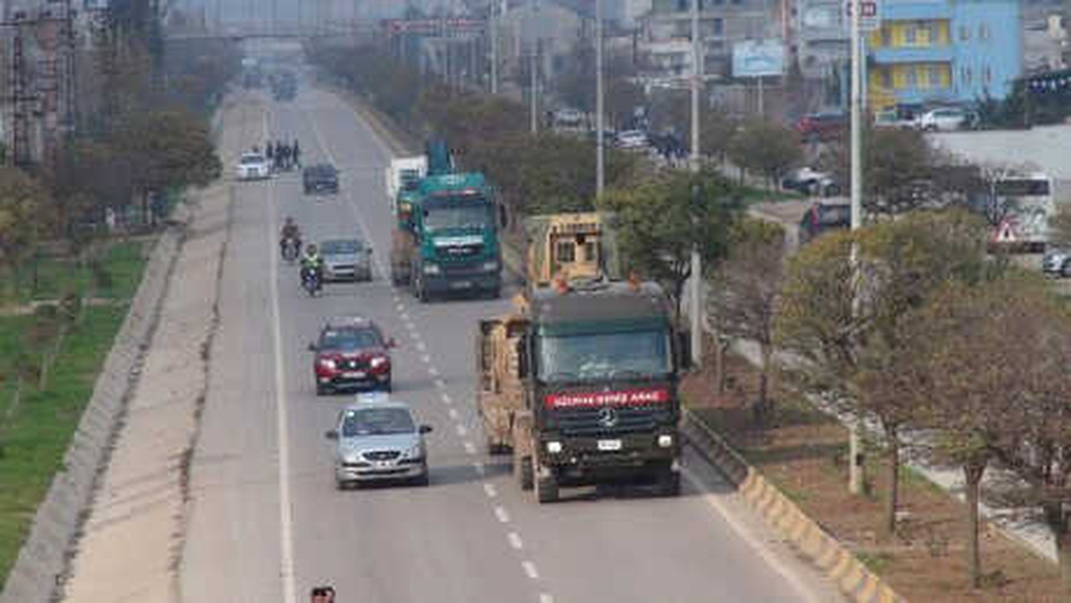 Kilis\'ten, Sınır Hattına İş Makinesi Sevkiyatı