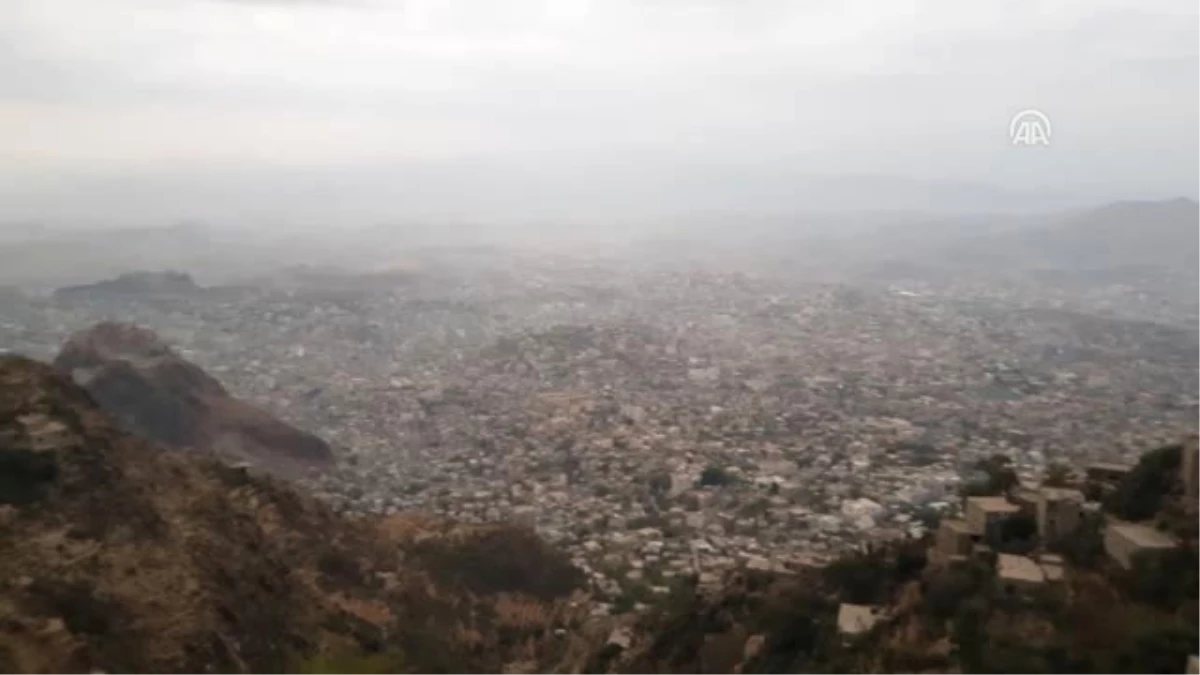 Kuşatma Altındaki Taiz\'de Hayat Zor Şartlar Altında Devam Ediyor