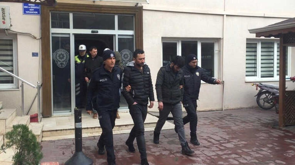 Sakarya\'da Uyuşturucu Operasyonunda 6 Gözaltı