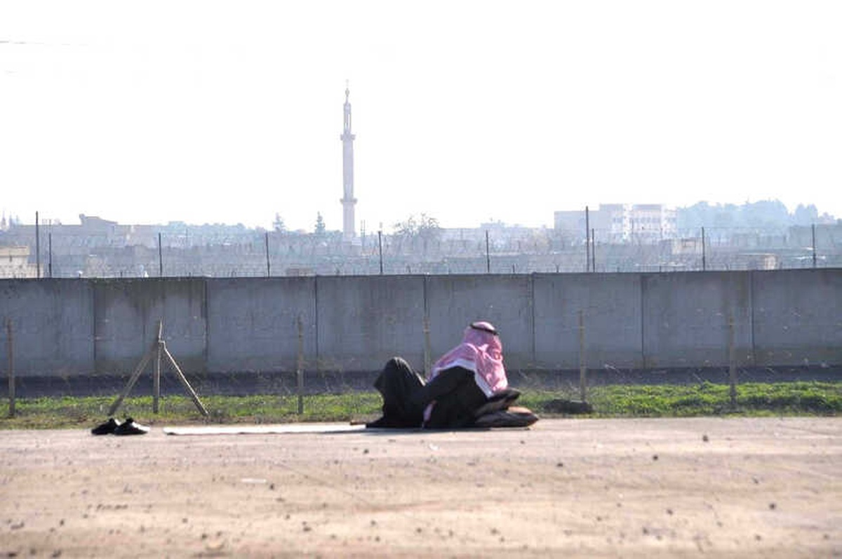 Suriyeliler Sıfır Noktasında Vatan Hasretini Gideriyor